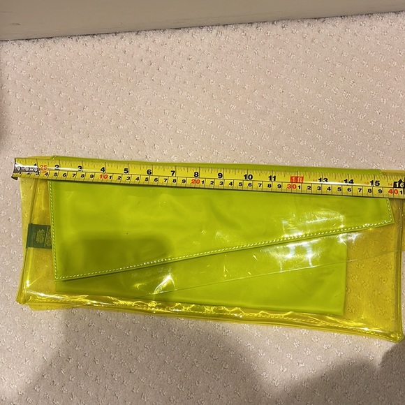 BCBGMAXAZRIA lady clutch,unique design and colour. Size in 42cm*17.5cm. - Picture 6 of 7